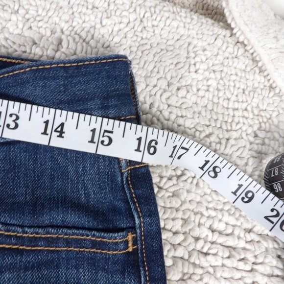 Old Navy The Diva Denim  Mavericks Shorts Size 2 - Picture 5 of 8